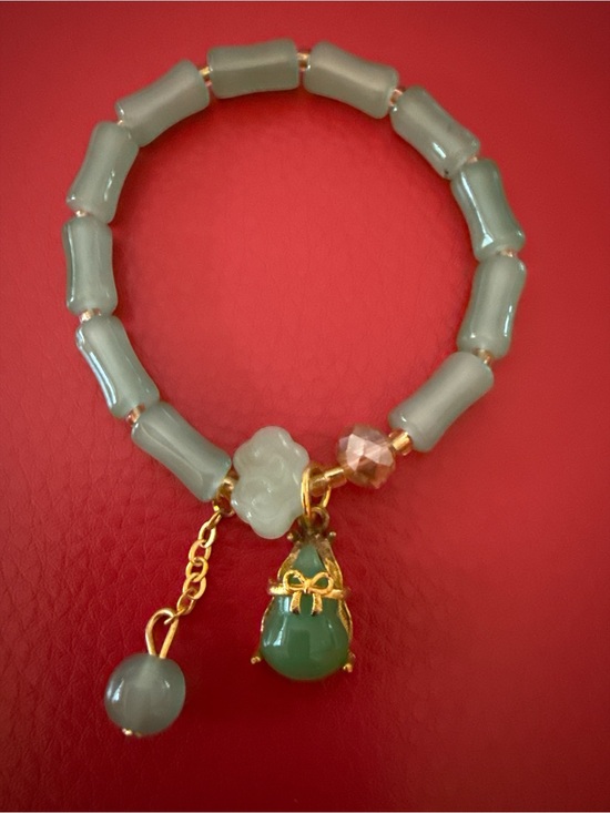 Jewelry - Green Beaded Charm Bracelet - Gold Accents